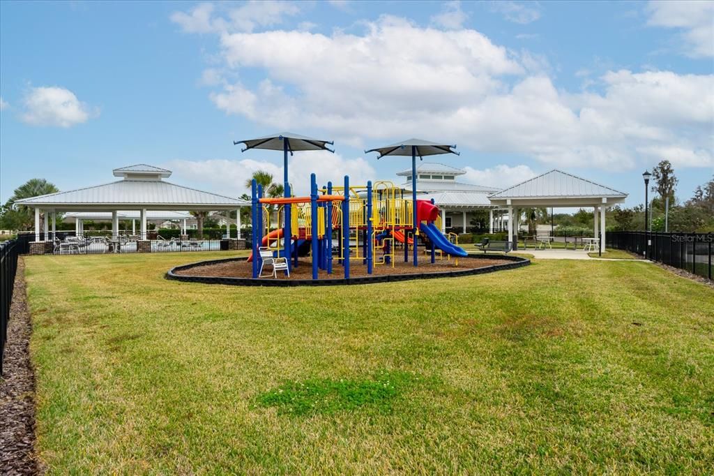 出租: $2,850 (5 贝兹, 3 浴室, 2370 平方英尺)