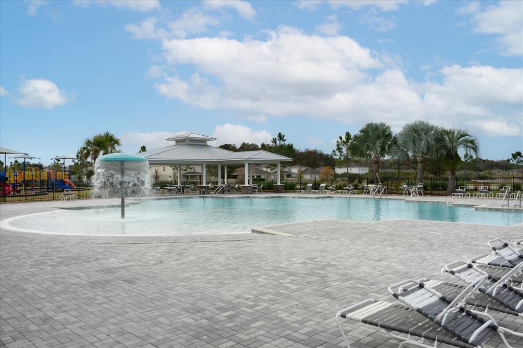 出租: $2,850 (5 贝兹, 3 浴室, 2370 平方英尺)