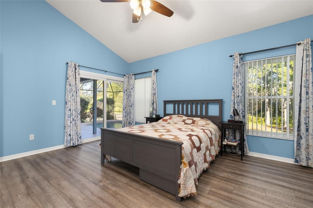 Activo con contrato: $720,000 (4 camas, 3 baños, 2926 Pies cuadrados)