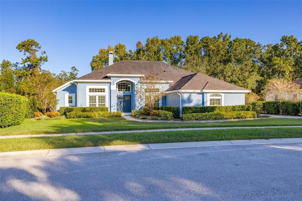 Activo con contrato: $720,000 (4 camas, 3 baños, 2926 Pies cuadrados)