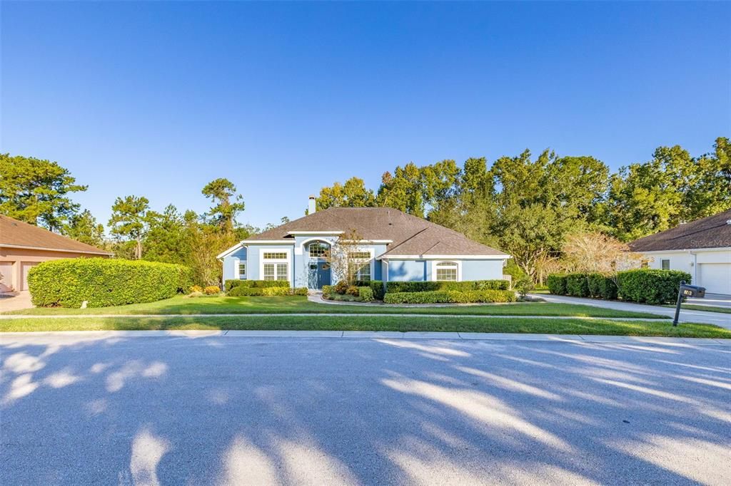 Activo con contrato: $720,000 (4 camas, 3 baños, 2926 Pies cuadrados)