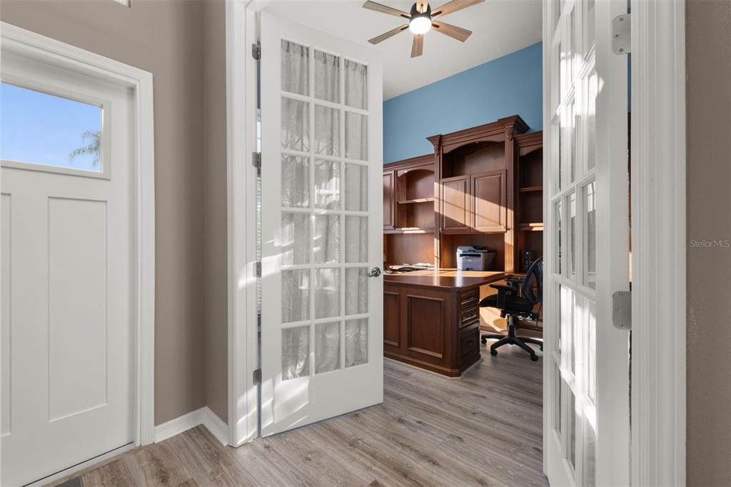 Activo con contrato: $720,000 (4 camas, 3 baños, 2926 Pies cuadrados)