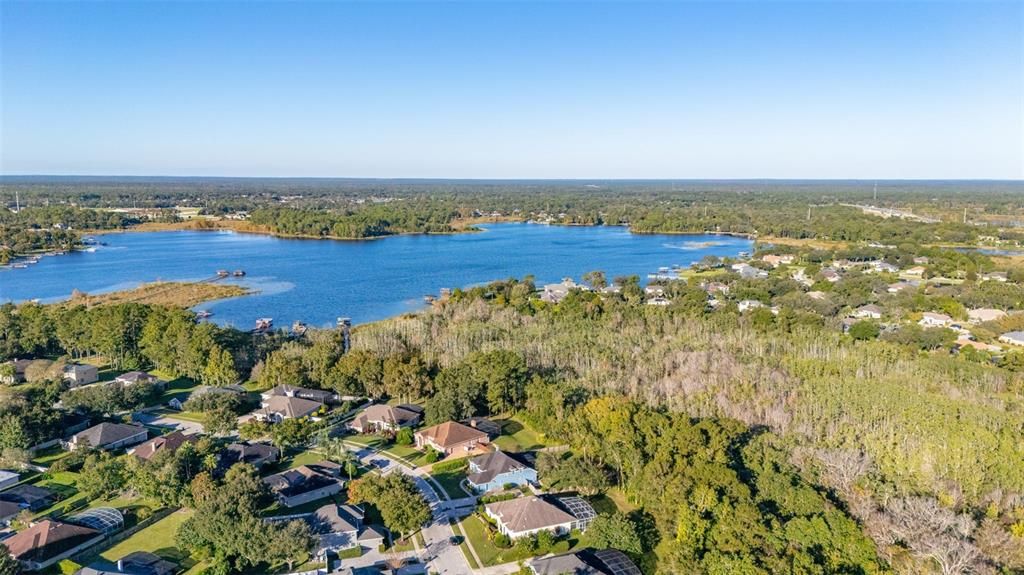 Activo con contrato: $720,000 (4 camas, 3 baños, 2926 Pies cuadrados)