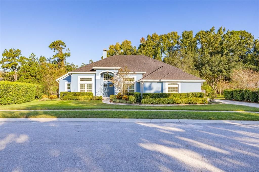 Activo con contrato: $720,000 (4 camas, 3 baños, 2926 Pies cuadrados)