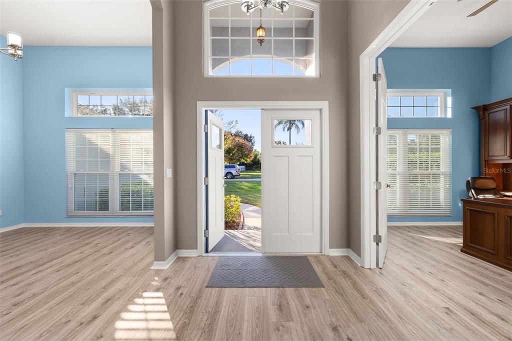 Activo con contrato: $720,000 (4 camas, 3 baños, 2926 Pies cuadrados)