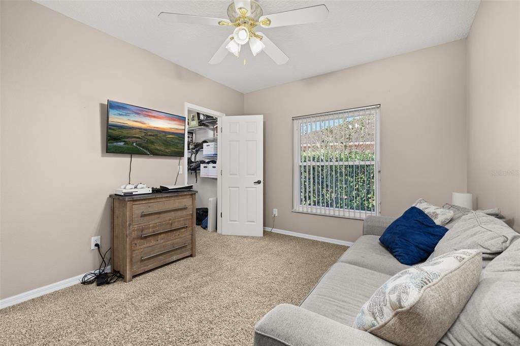 Activo con contrato: $720,000 (4 camas, 3 baños, 2926 Pies cuadrados)