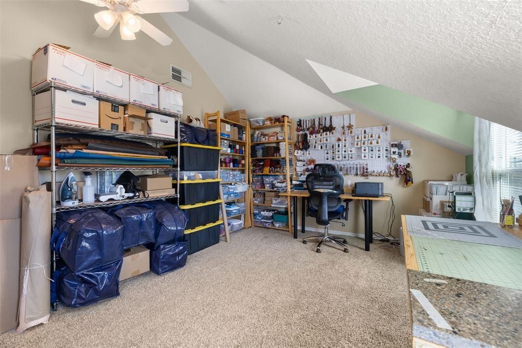 Activo con contrato: $720,000 (4 camas, 3 baños, 2926 Pies cuadrados)