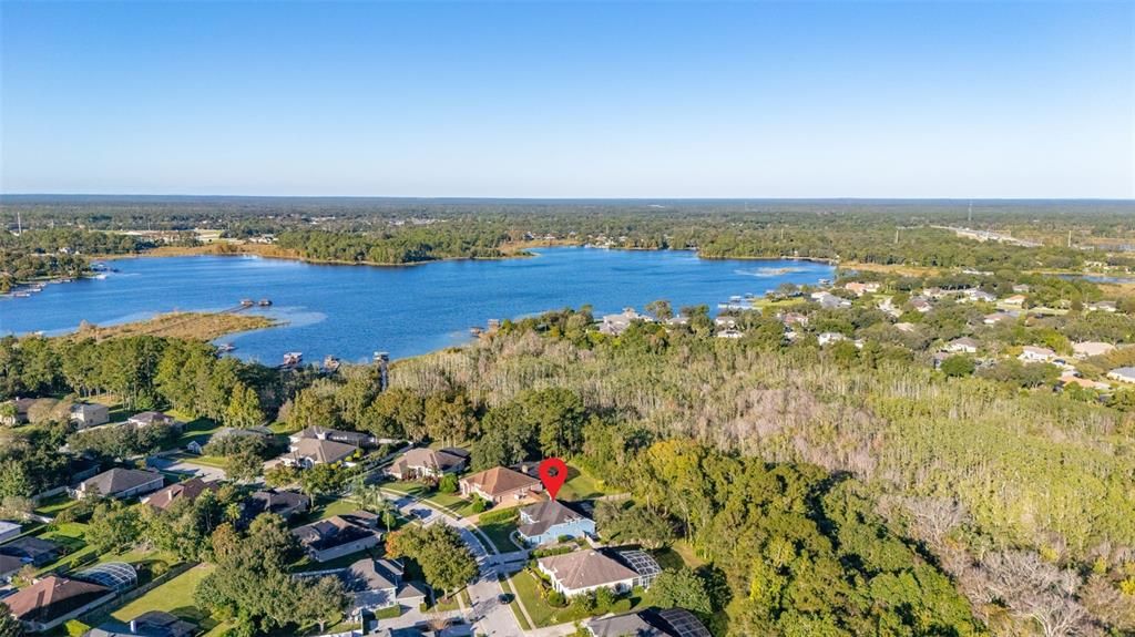 Activo con contrato: $720,000 (4 camas, 3 baños, 2926 Pies cuadrados)