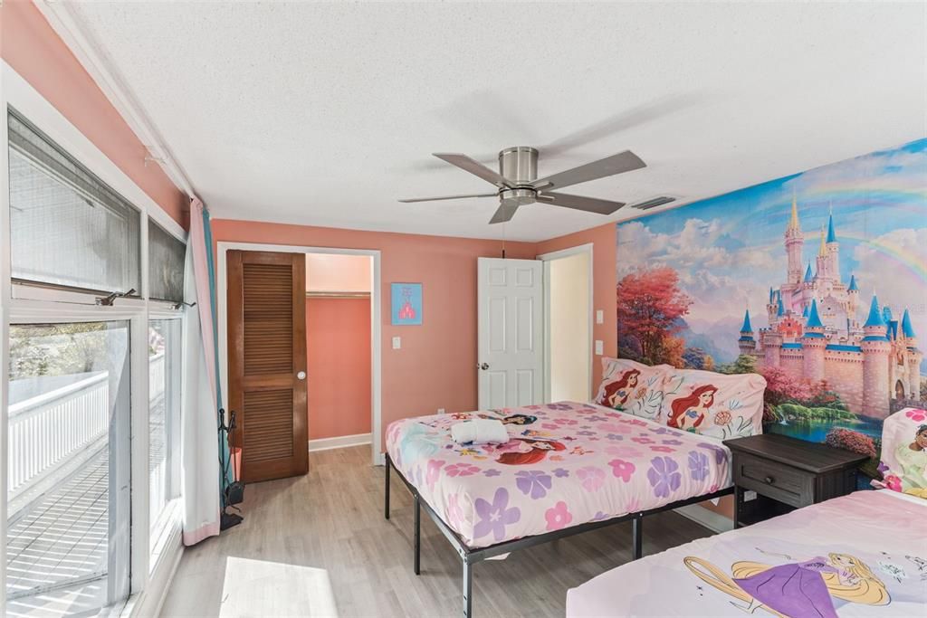 For Sale: $399,999 (4 beds, 2 baths, 1696 Square Feet)