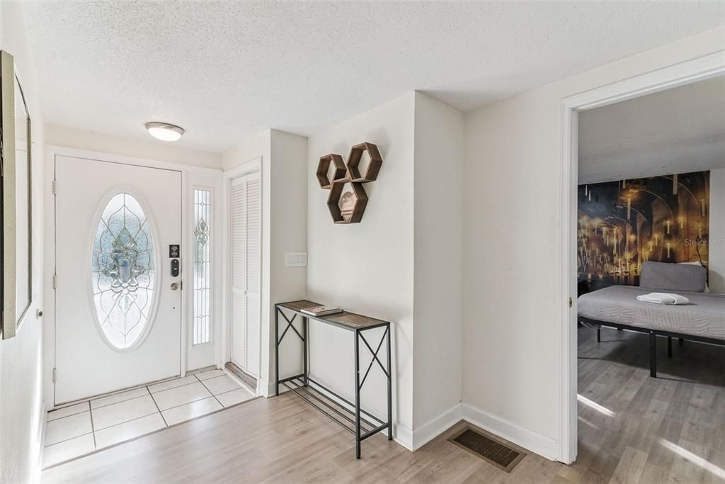 For Sale: $399,999 (4 beds, 2 baths, 1696 Square Feet)