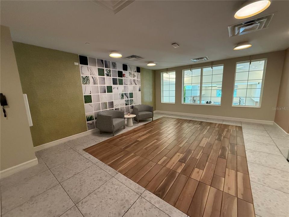 For Sale: $549,990 (2 beds, 2 baths, 1113 Square Feet)