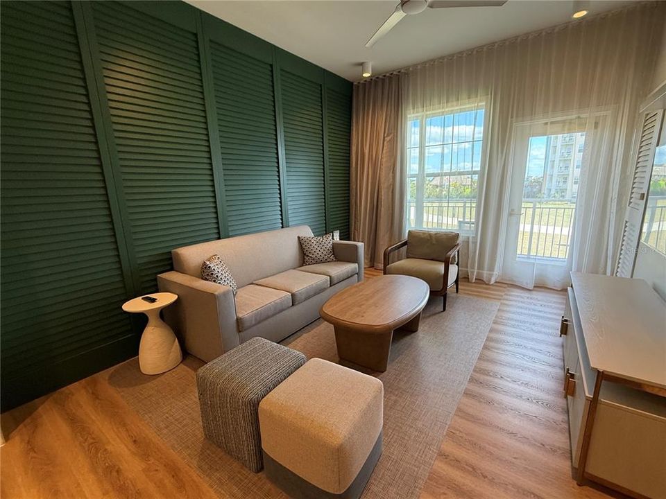 For Sale: $549,990 (2 beds, 2 baths, 1113 Square Feet)