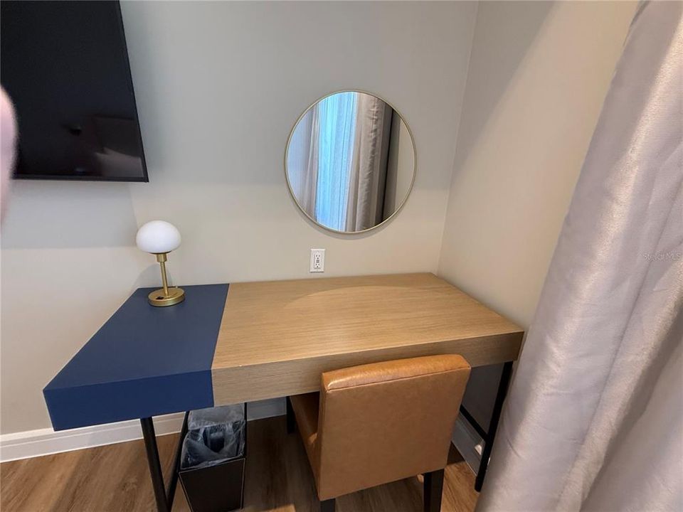 For Sale: $549,990 (2 beds, 2 baths, 1113 Square Feet)