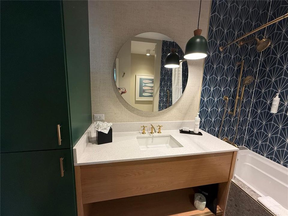 For Sale: $549,990 (2 beds, 2 baths, 1113 Square Feet)