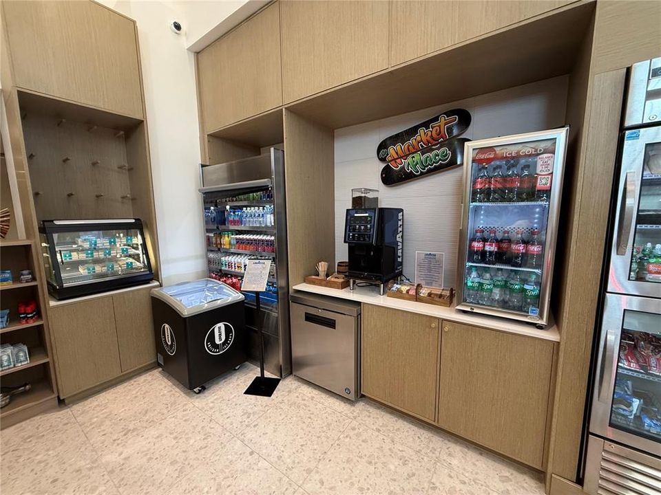 For Sale: $549,990 (2 beds, 2 baths, 1113 Square Feet)