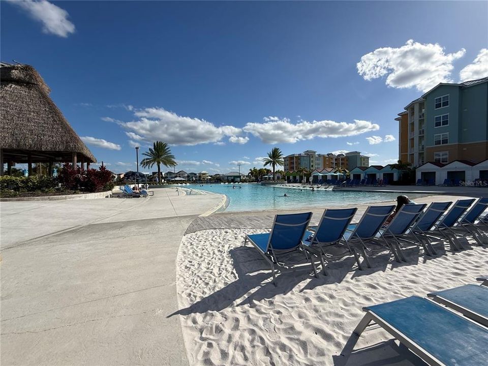 For Sale: $549,990 (2 beds, 2 baths, 1113 Square Feet)