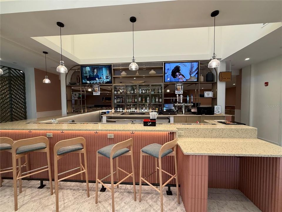 For Sale: $549,990 (2 beds, 2 baths, 1113 Square Feet)