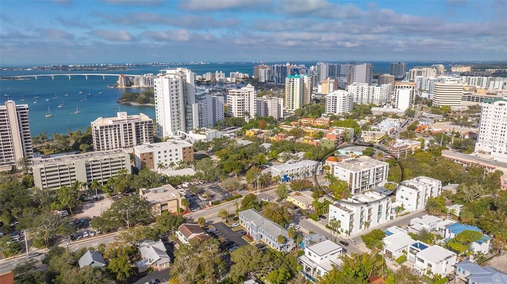 出租: $9,500 (4 贝兹, 2 浴室, 1523 平方英尺)