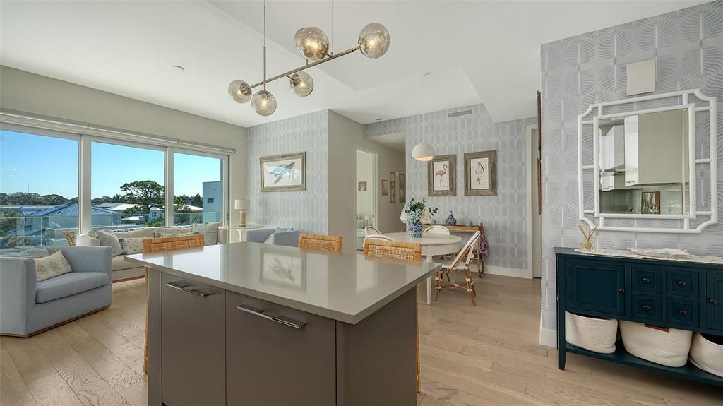 出租: $9,500 (4 贝兹, 2 浴室, 1523 平方英尺)