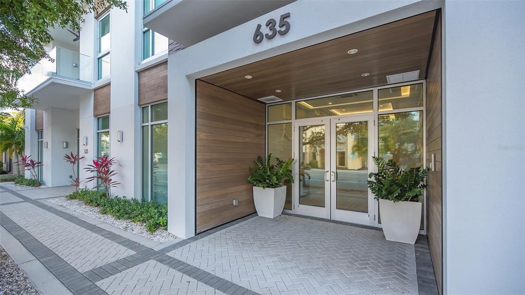 出租: $9,500 (4 贝兹, 2 浴室, 1523 平方英尺)