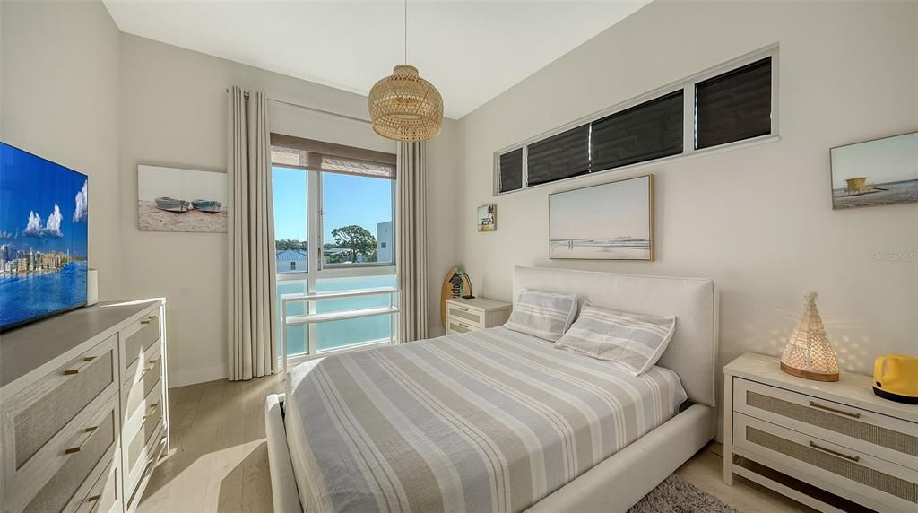 出租: $9,500 (4 贝兹, 2 浴室, 1523 平方英尺)