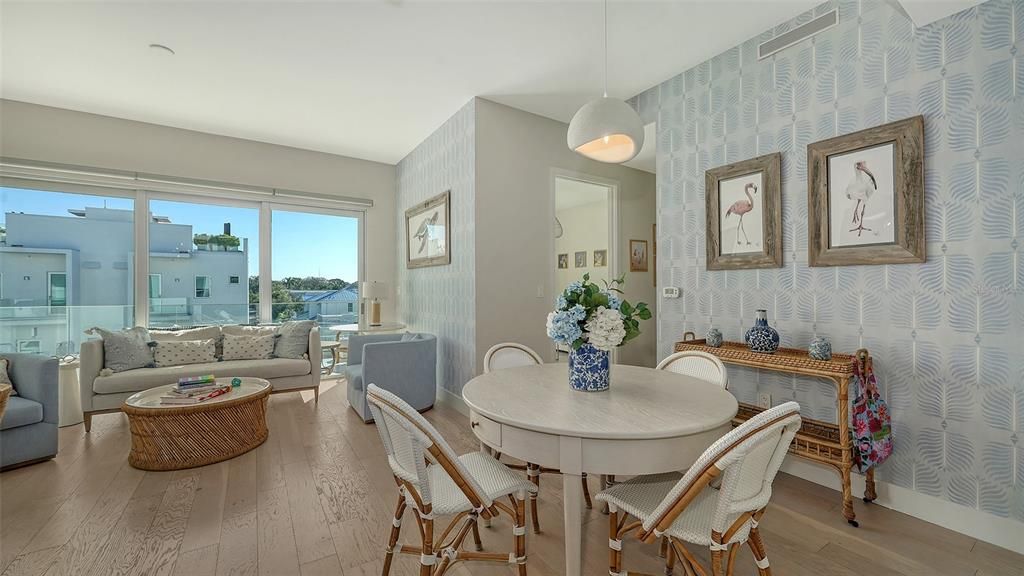 出租: $9,500 (4 贝兹, 2 浴室, 1523 平方英尺)