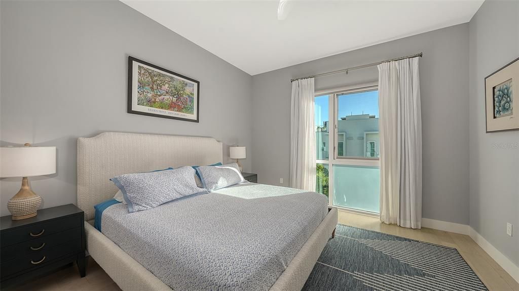 出租: $9,500 (4 贝兹, 2 浴室, 1523 平方英尺)