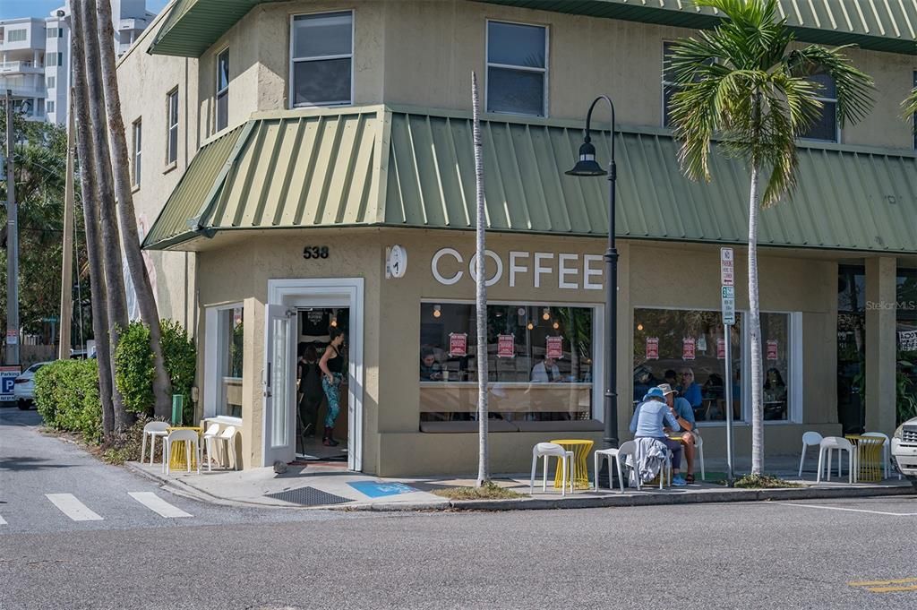 出租: $9,500 (4 贝兹, 2 浴室, 1523 平方英尺)