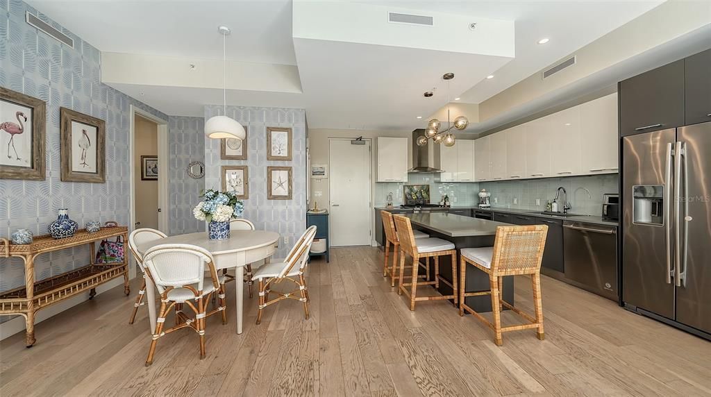 出租: $9,500 (4 贝兹, 2 浴室, 1523 平方英尺)