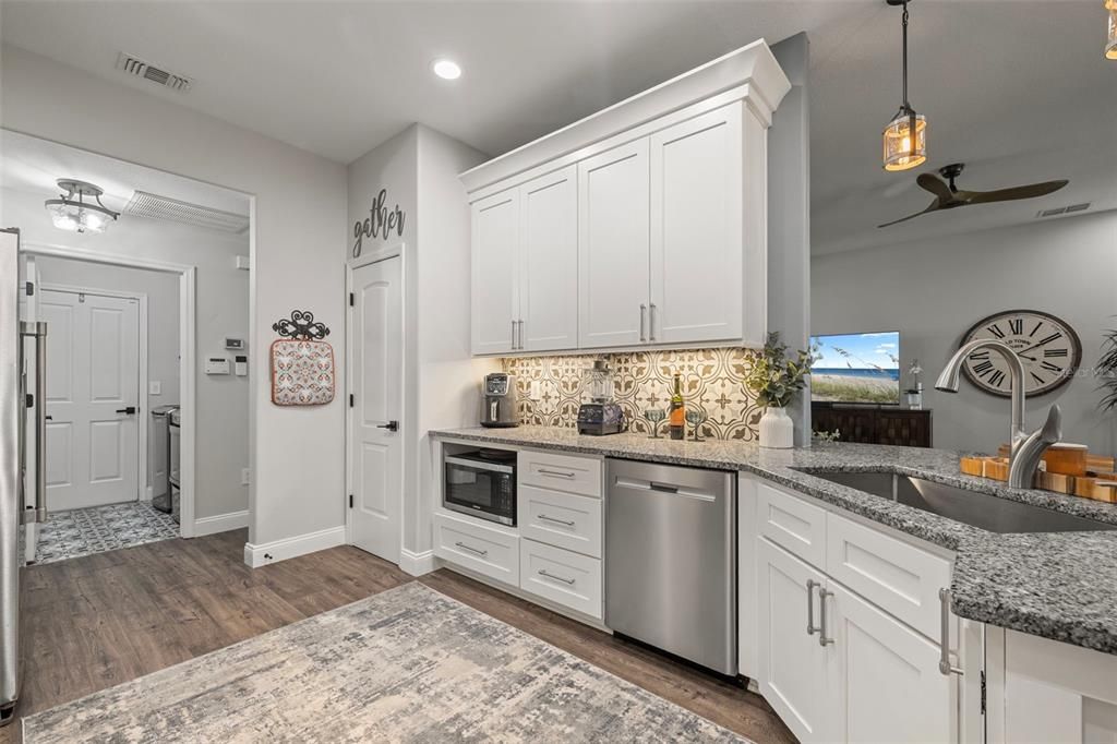 合同活跃: $485,000 (4 贝兹, 2 浴室, 2233 平方英尺)