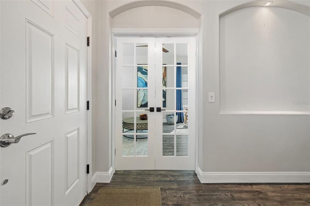 合同活跃: $485,000 (4 贝兹, 2 浴室, 2233 平方英尺)