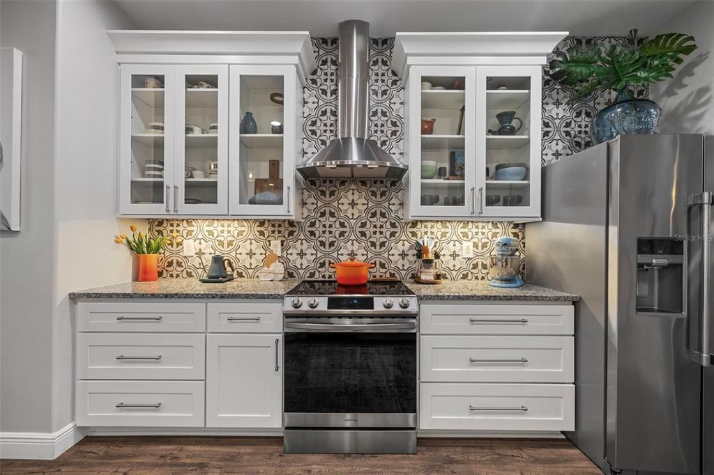 合同活跃: $485,000 (4 贝兹, 2 浴室, 2233 平方英尺)