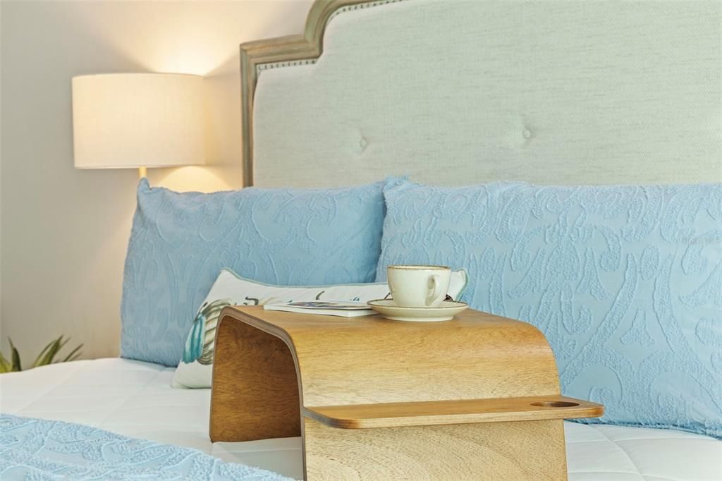 合同活跃: $485,000 (4 贝兹, 2 浴室, 2233 平方英尺)