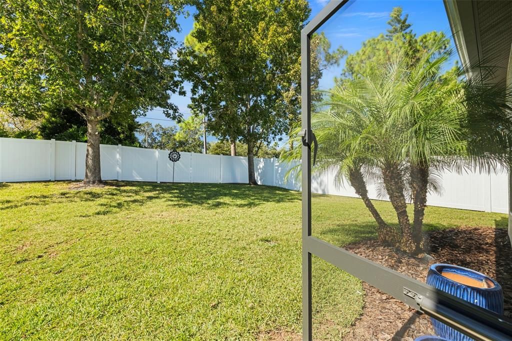 合同活跃: $485,000 (4 贝兹, 2 浴室, 2233 平方英尺)