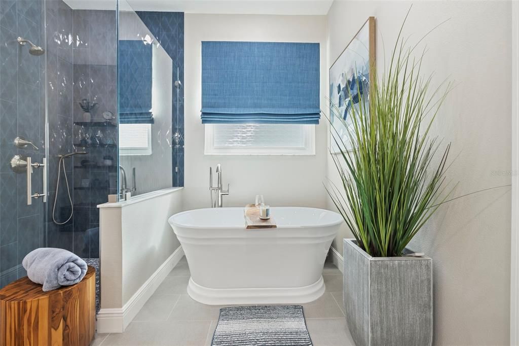 合同活跃: $485,000 (4 贝兹, 2 浴室, 2233 平方英尺)