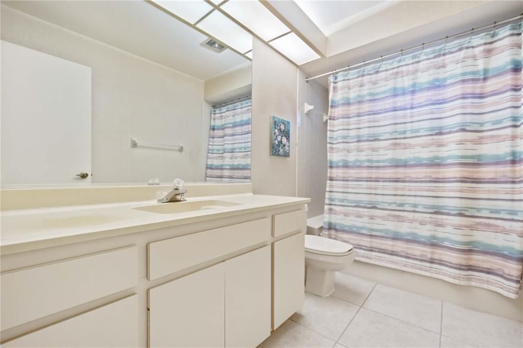 For Sale: $259,500 (3 beds, 2 baths, 1557 Square Feet)