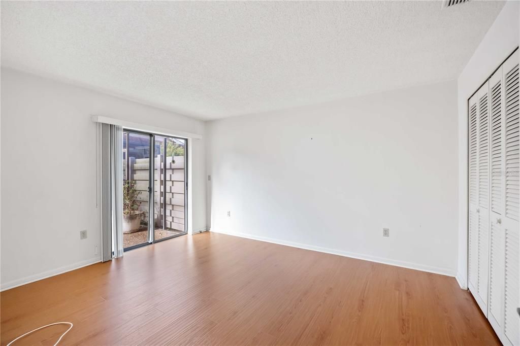 For Sale: $259,500 (3 beds, 2 baths, 1557 Square Feet)