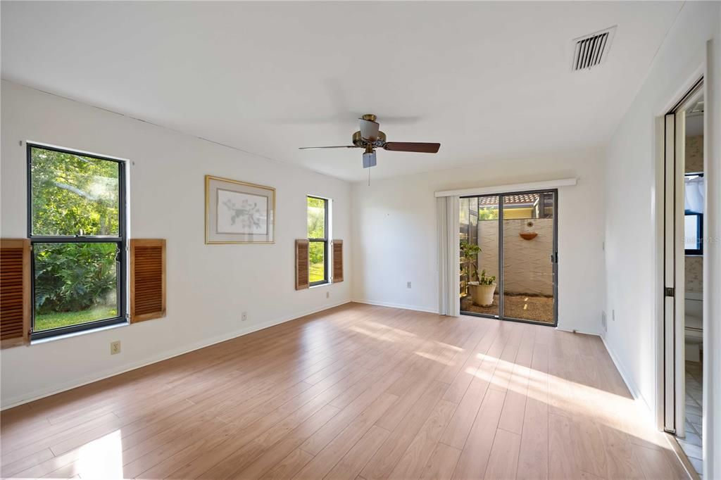 For Sale: $259,500 (3 beds, 2 baths, 1557 Square Feet)