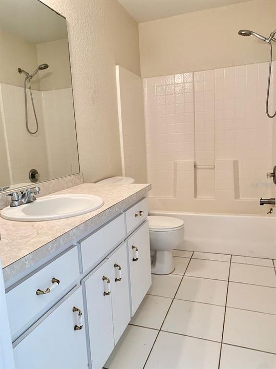 В аренду: $1,800 (3 спален, 2 ванн, 1372 Квадратных фут)