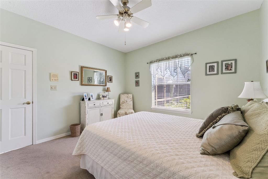 Activo con contrato: $710,000 (4 camas, 3 baños, 2653 Pies cuadrados)