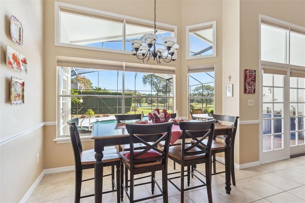 Activo con contrato: $710,000 (4 camas, 3 baños, 2653 Pies cuadrados)