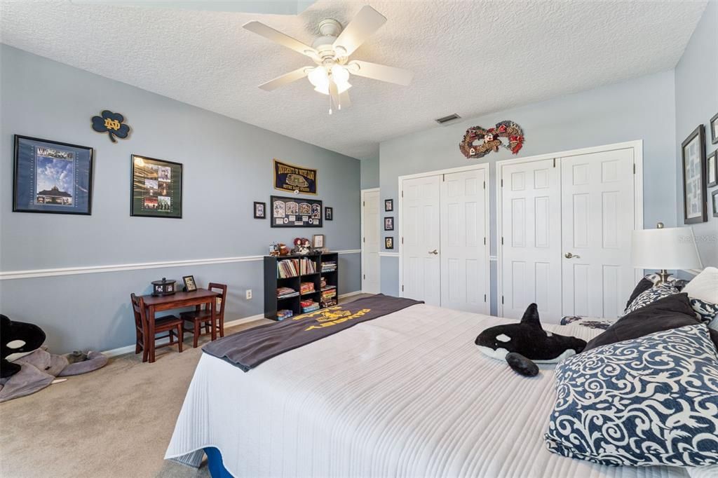 Activo con contrato: $710,000 (4 camas, 3 baños, 2653 Pies cuadrados)