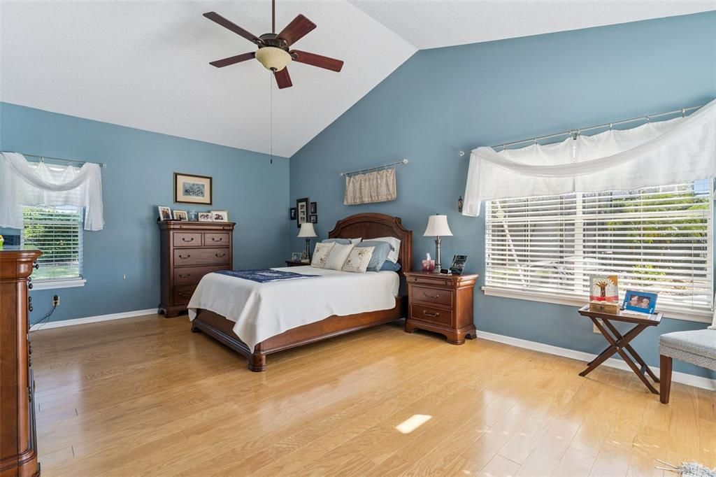 Activo con contrato: $710,000 (4 camas, 3 baños, 2653 Pies cuadrados)