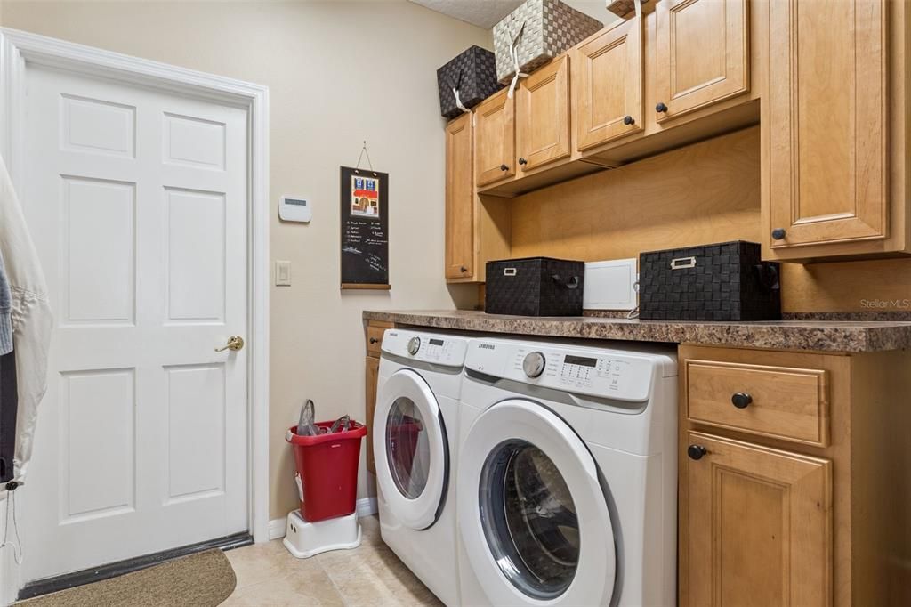 Activo con contrato: $710,000 (4 camas, 3 baños, 2653 Pies cuadrados)