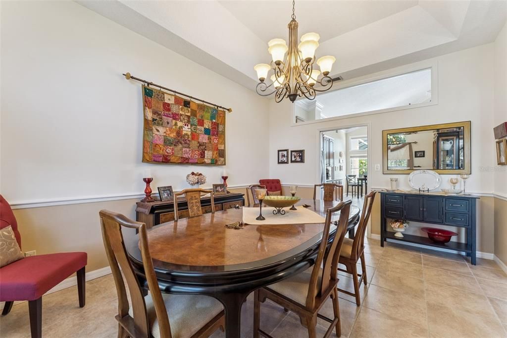 Activo con contrato: $710,000 (4 camas, 3 baños, 2653 Pies cuadrados)