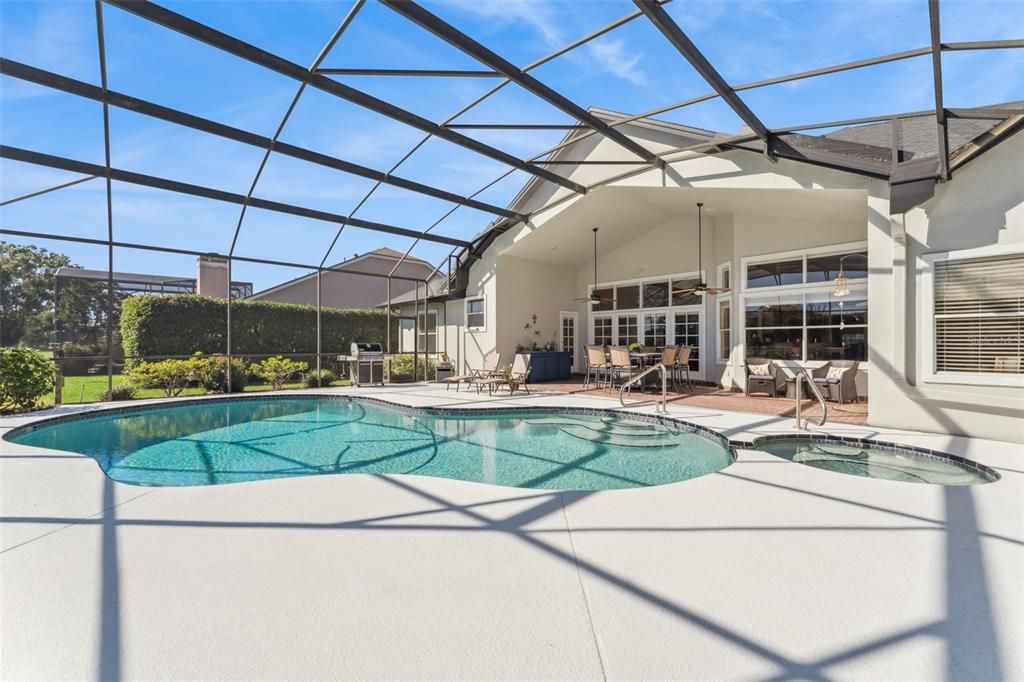 Activo con contrato: $710,000 (4 camas, 3 baños, 2653 Pies cuadrados)