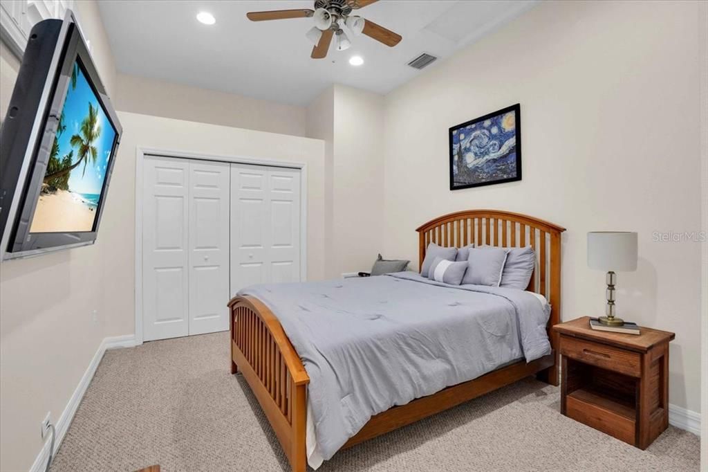 Activo con contrato: $749,000 (4 camas, 4 baños, 3024 Pies cuadrados)