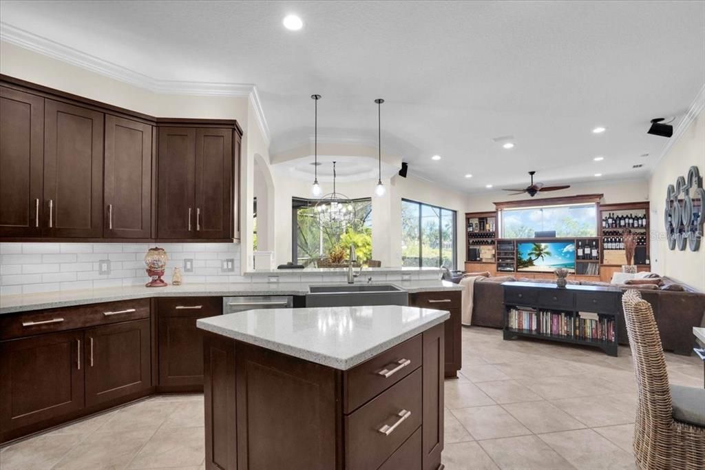 Activo con contrato: $749,000 (4 camas, 4 baños, 3024 Pies cuadrados)