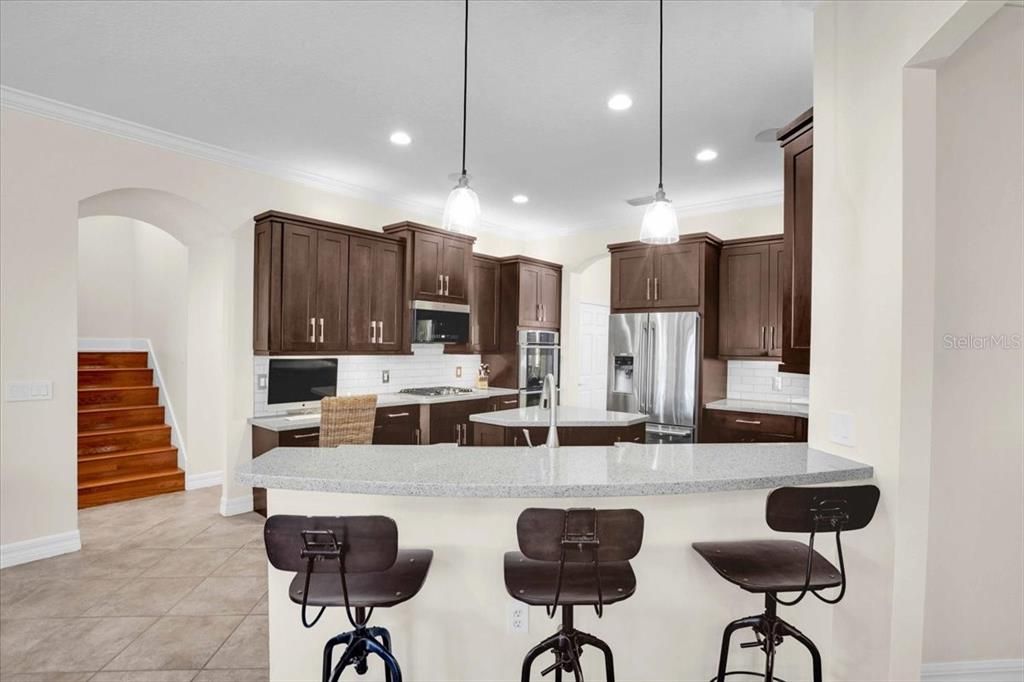 Activo con contrato: $749,000 (4 camas, 4 baños, 3024 Pies cuadrados)