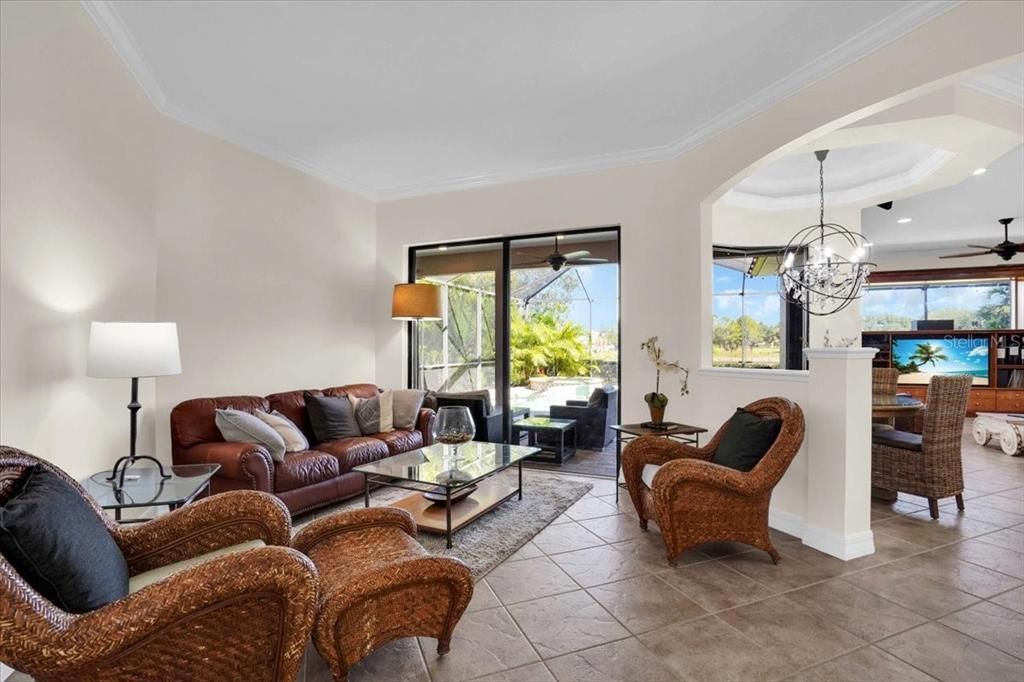 Activo con contrato: $749,000 (4 camas, 4 baños, 3024 Pies cuadrados)